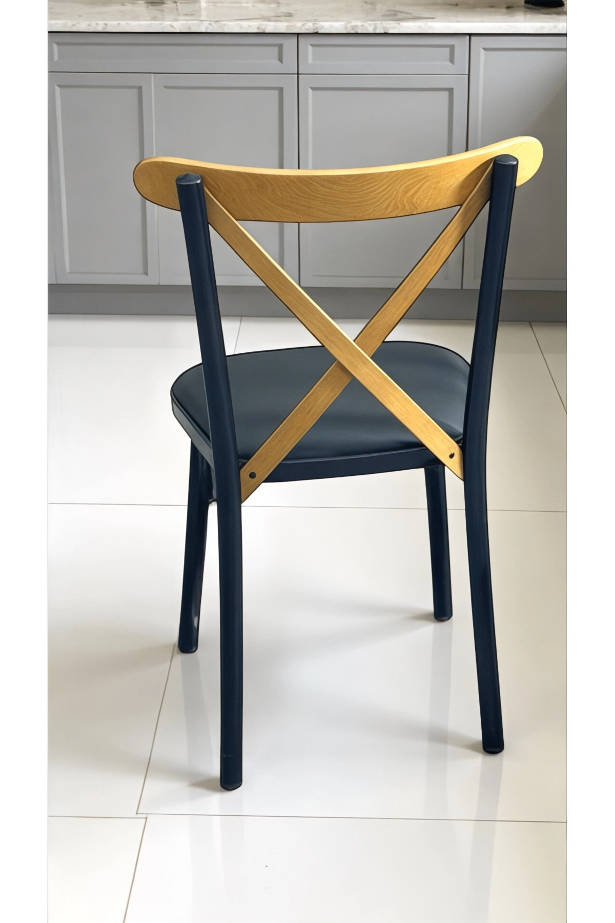 Tonet sandalye metal cafe restaurant proje-1